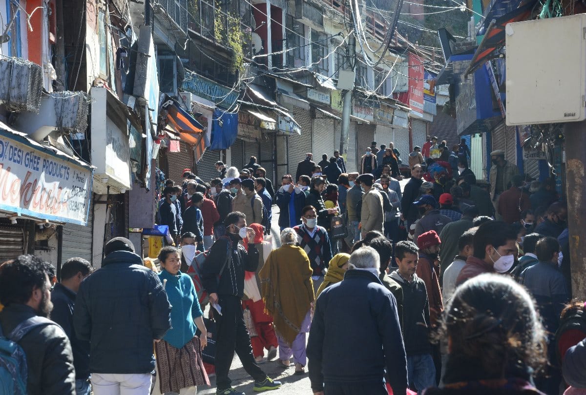curfew relaxed in shimla crowd at ration shops