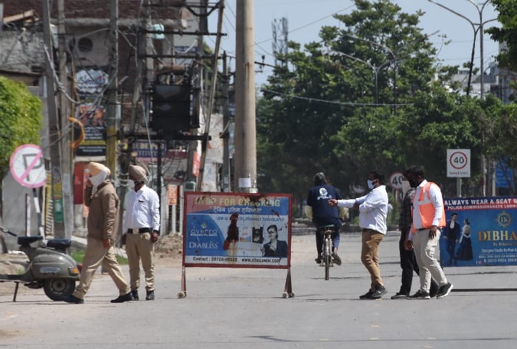 Curfew in Punjab: 3500 chick died in two days in Poultry farm of Pathankot