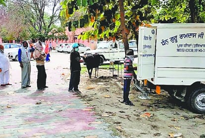 Corona in punjab News in Hindi: Punjab Police delivers food to people during curfew