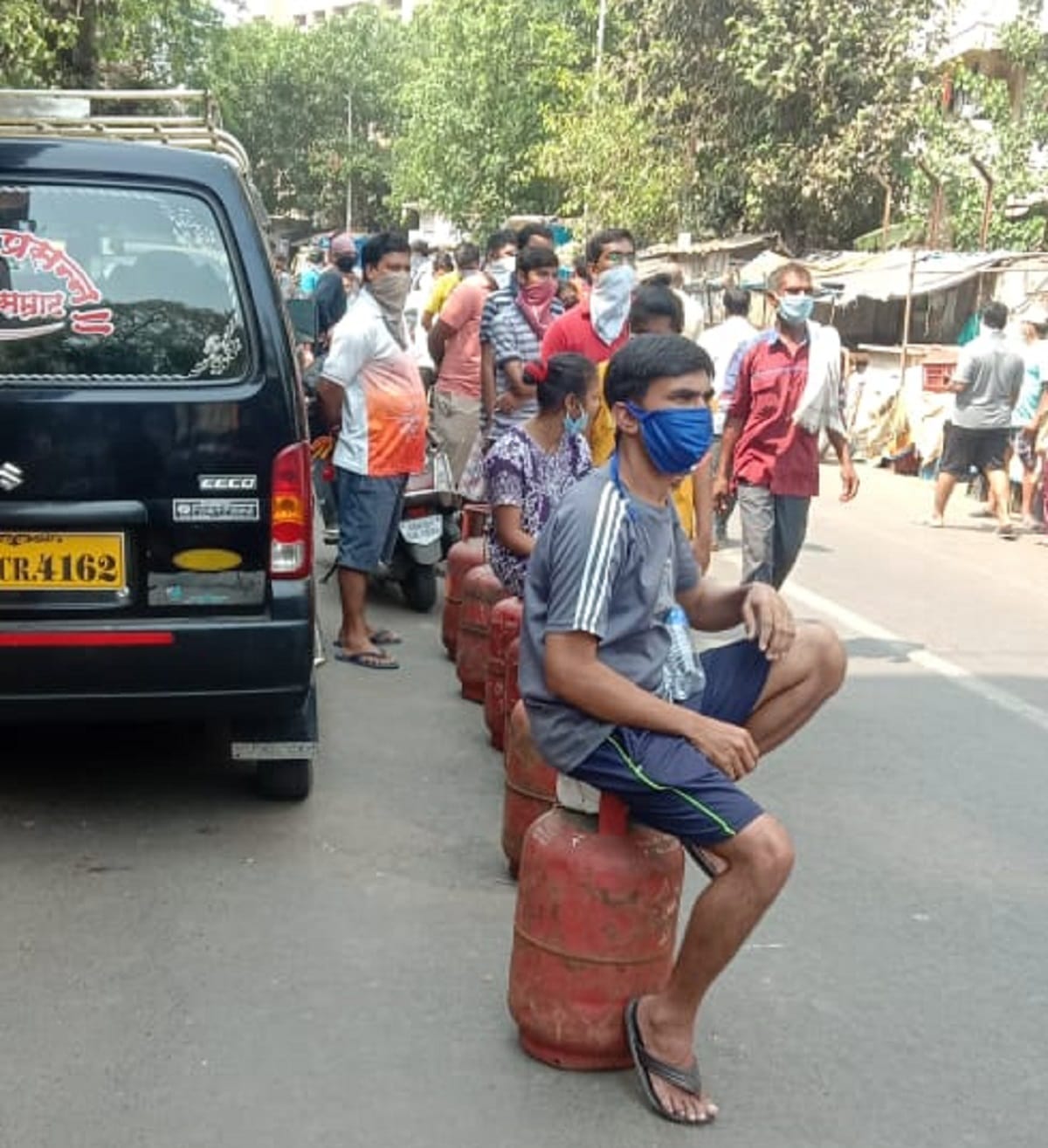 there is no shortage of petrol diesel and lpg cylinder during lockdown in india