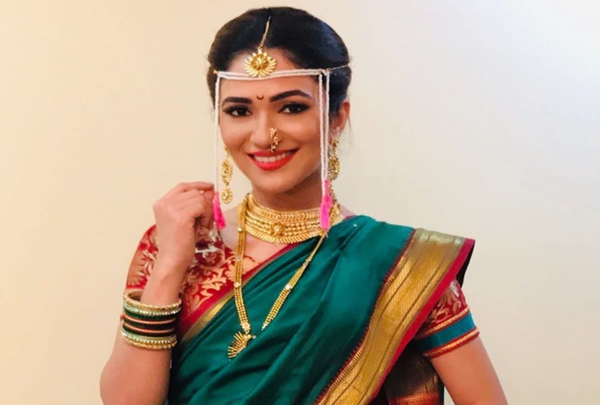 ridhima pandit in designer siddharth bansal outfit in hindi