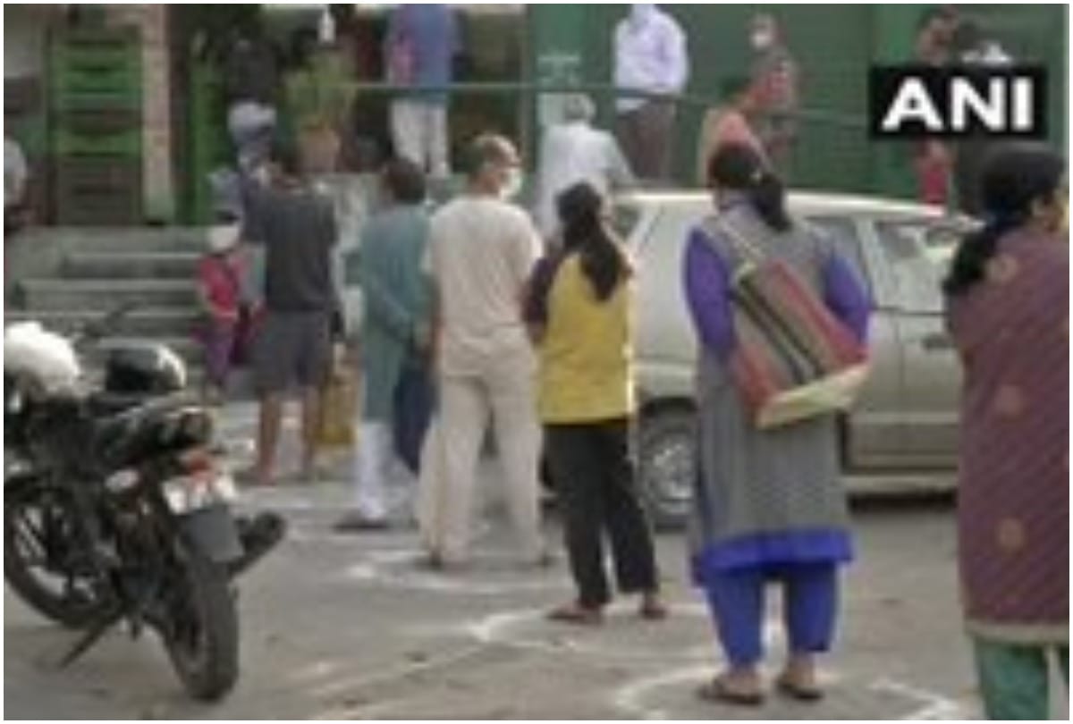 Coronavirus in India Peoples practicing social distancing in all over Country