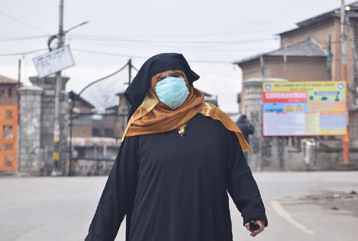 In JK Mufti gave a cal do not offer prayers in mosques today