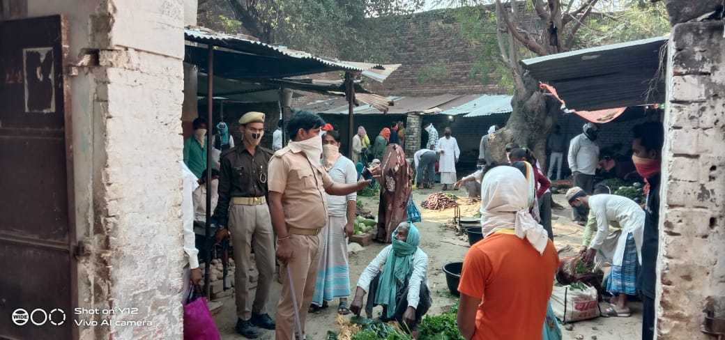 Third day of lockdown: Arbitration of shopkeepers continues amidst administrative tightness, less visible customers in vegetable markets
