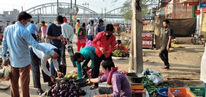 Third day of lockdown: Arbitration of shopkeepers continues amidst administrative tightness, less visible customers in vegetable markets