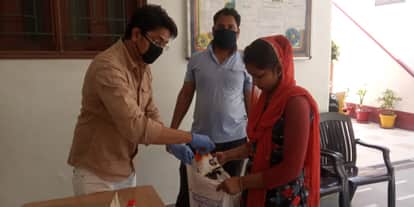 There is something happening in Azamgarh to help the lock down effect on the call of PM Modi