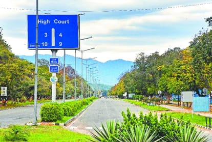 Curfew Fifth Day : pepole wandering for grocery, medicines and vegetables