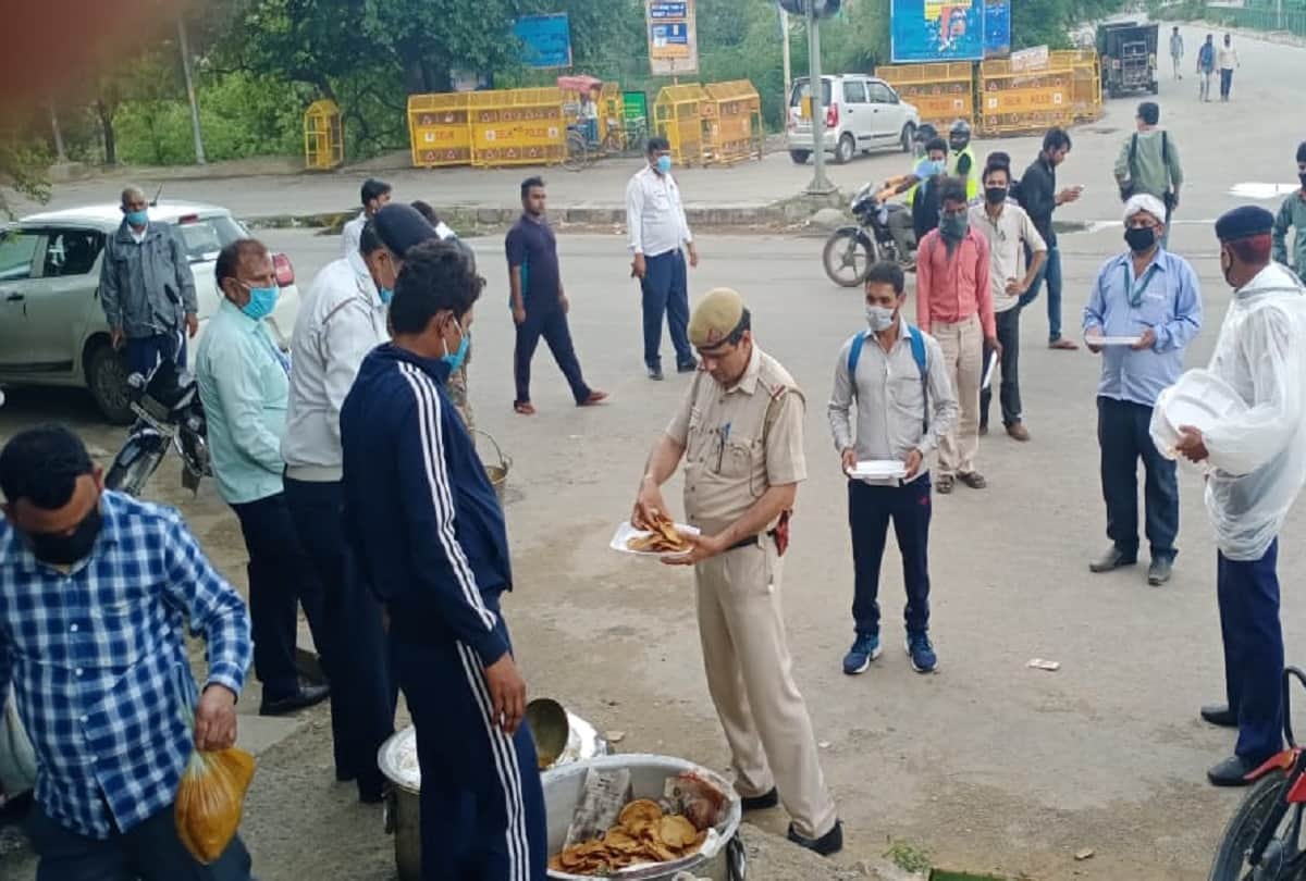 pooja bhatt request to aditya thackeray convert stadium to migrant relief center