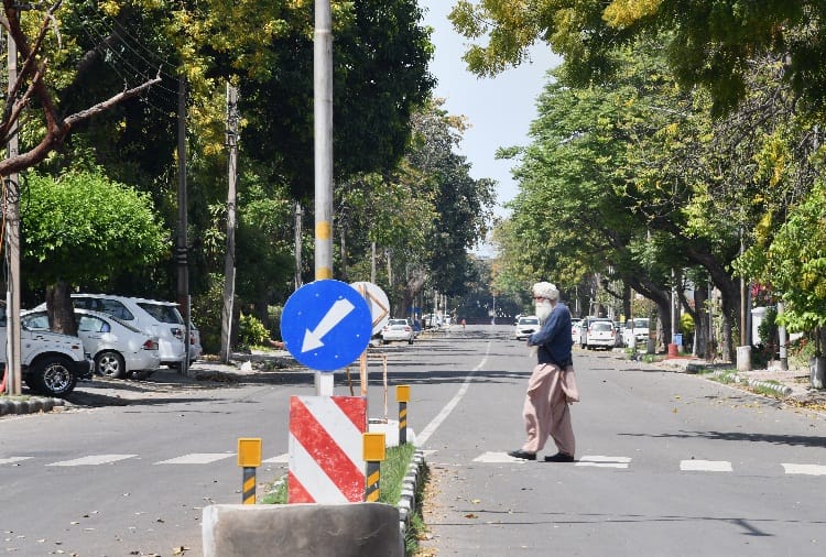 Coronavirus, Labourers and workers suffering from lack of food in chandigarh