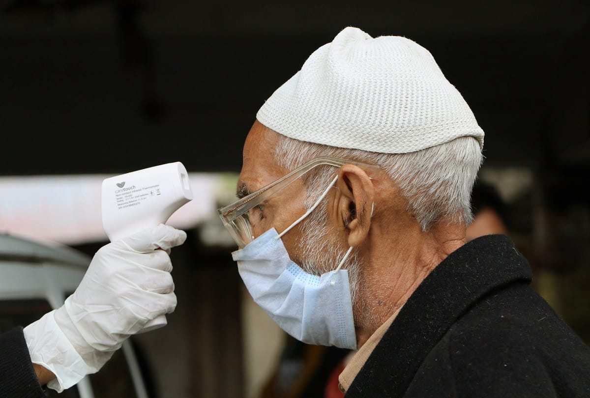 coronvirus study on india by john hopkins university America report about covid 19 end in july