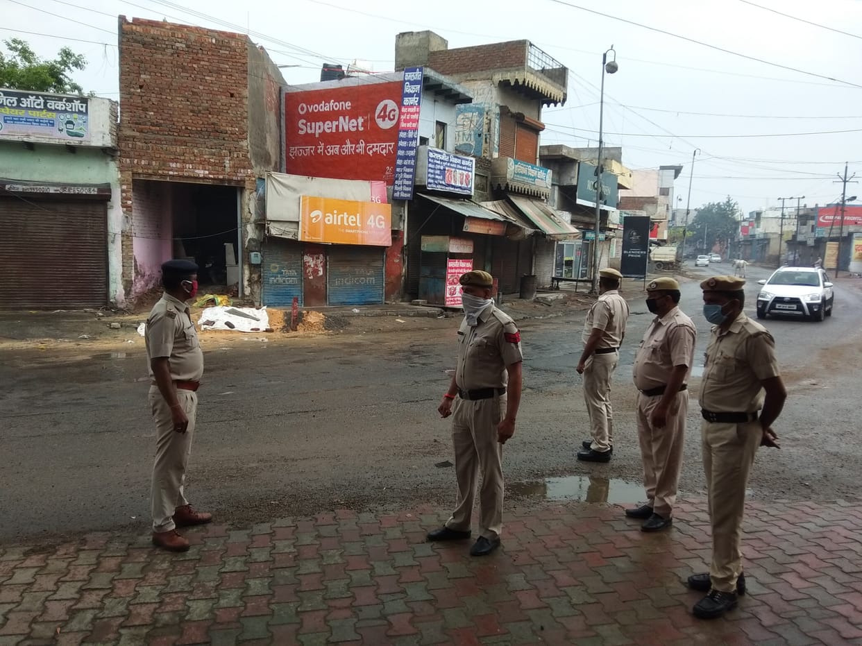 Seven arested in violation of Lockdown