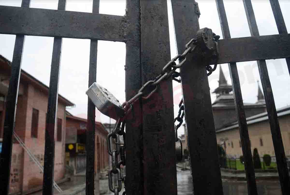 Omar Abdullah asked government to help people of Kashmir who are in other states