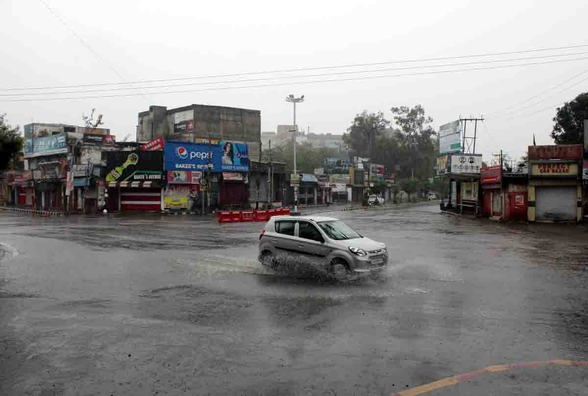 Heavy rain and snowfall in Jammu Kashmir, highway Closed For Traffic