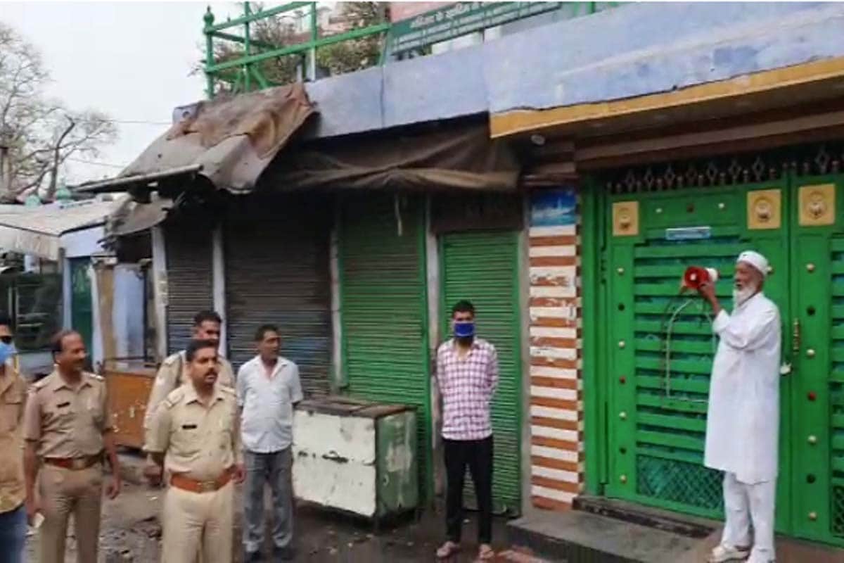 Lockdown Update News in Hindi: third day in western UP,  police appeal people to pay namaz at home