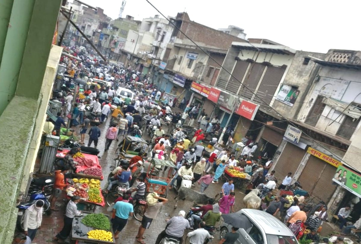 coronavirus update people violating of Lockdown in Mathura