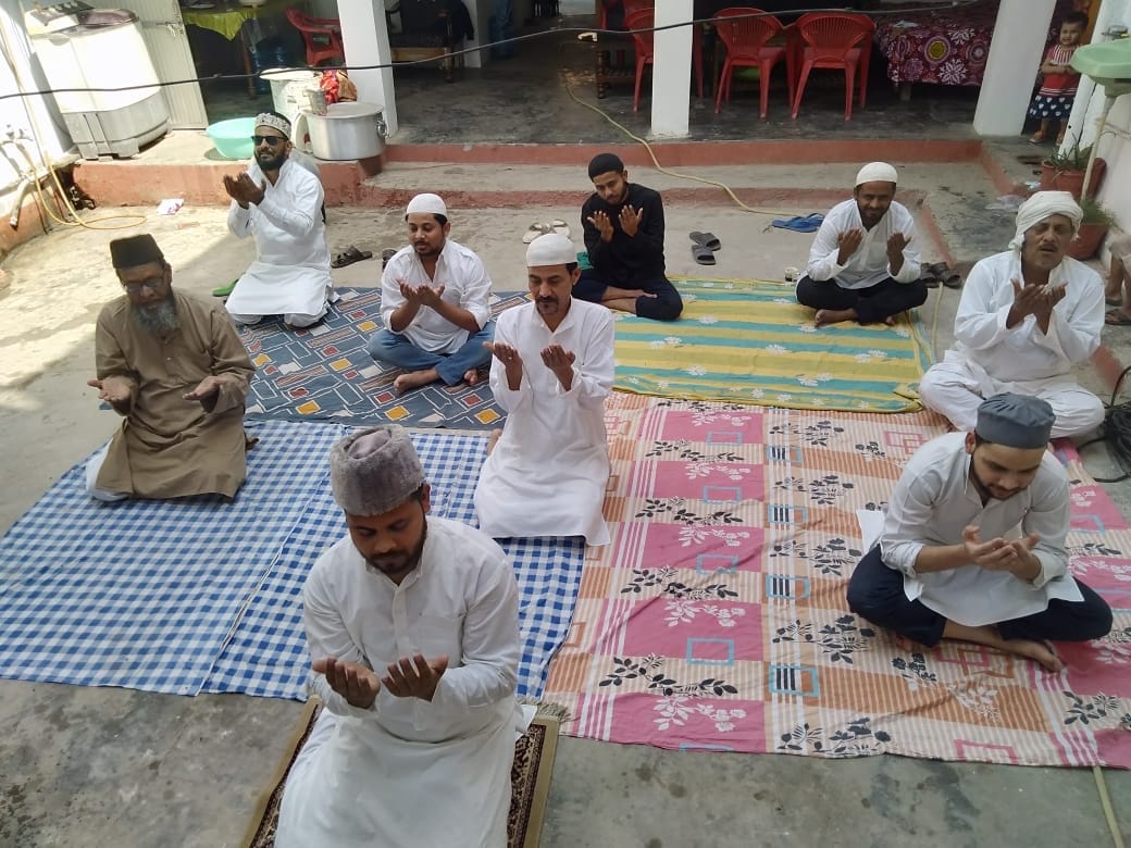 Lockdown: mosque remains closed, prayers offered in homes