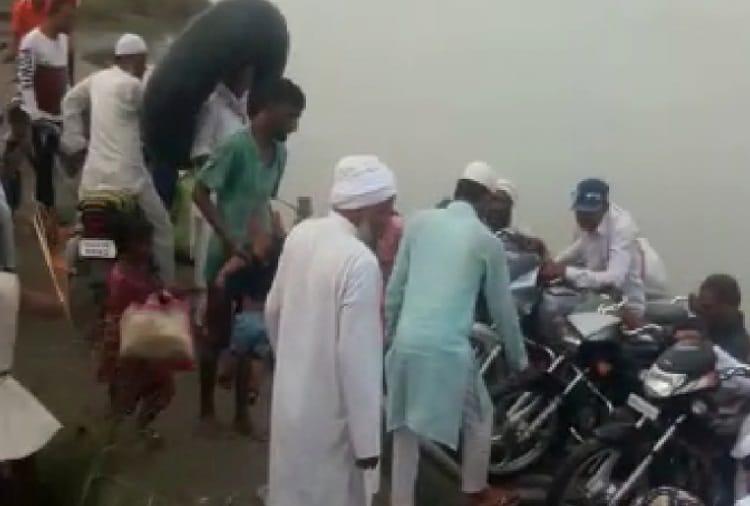 Coronavirus, Groom Crossed Yamuna River for Bride