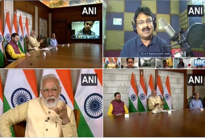 पीएम मोदी ने रेडियो जॉकिस के साथ बातचीत की