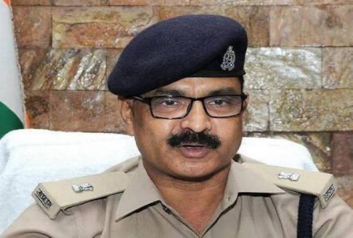 Coronavirus lockdown noida adsp ranvijay send man to barelly after watching her wife video muslim couple name baby after adsp ranvijay