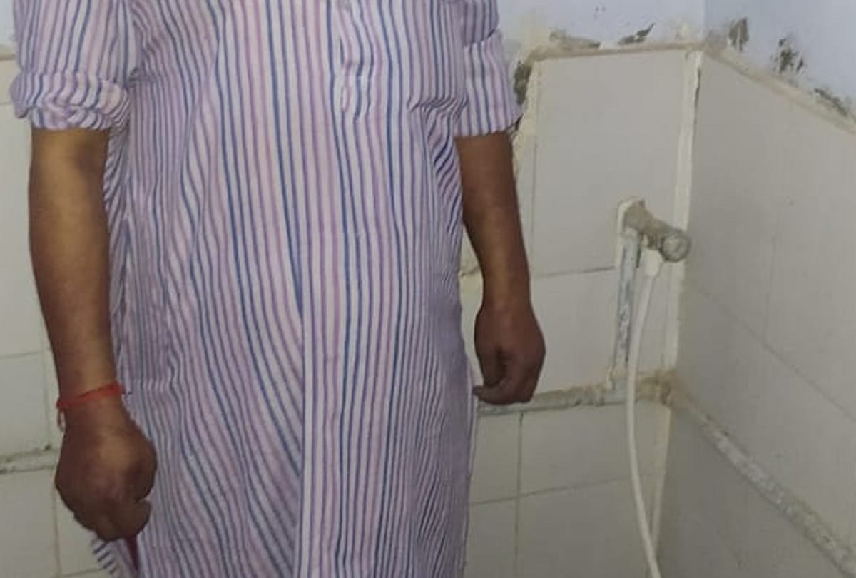 Ward Boy hanged himself in chc jalaun