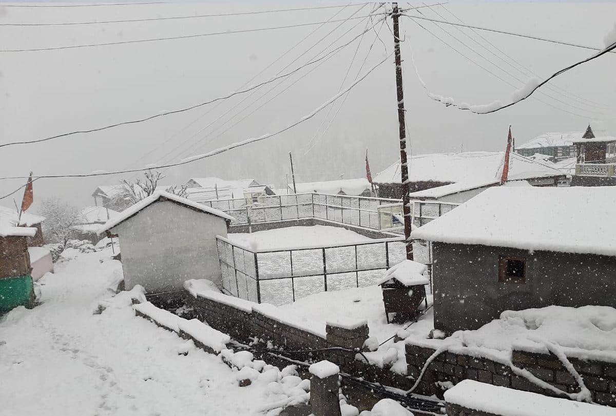 himachal pradesh fresh snowfall in kullu and manali