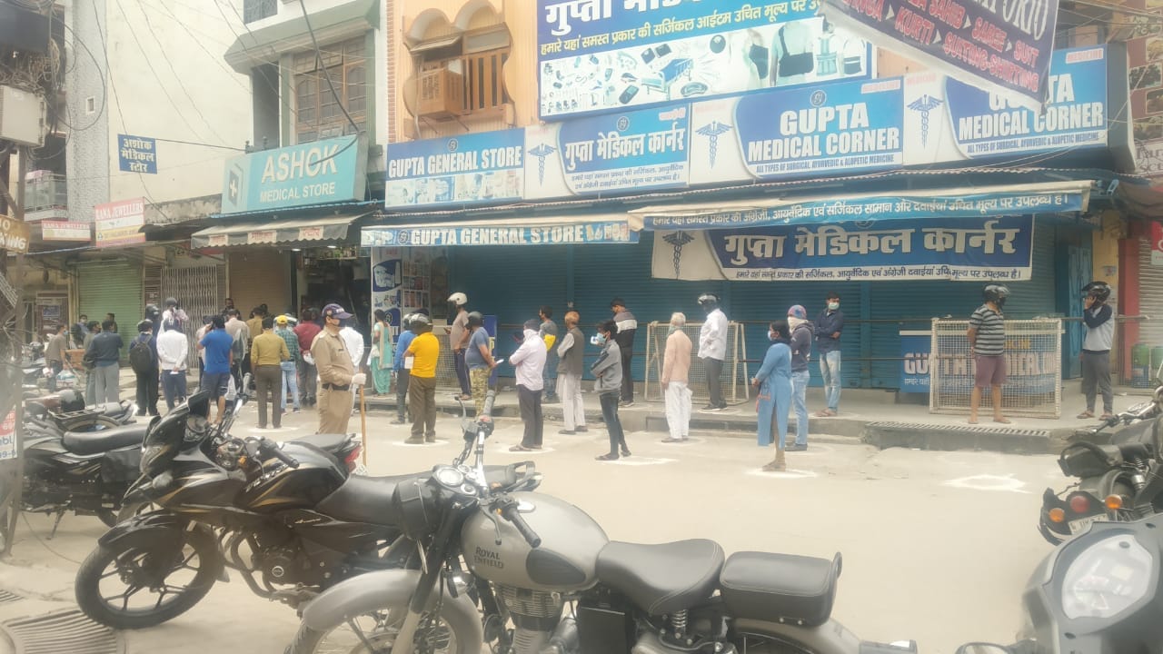 Uttarakhand Lockdown latest Update: due to rain less public seen in shops