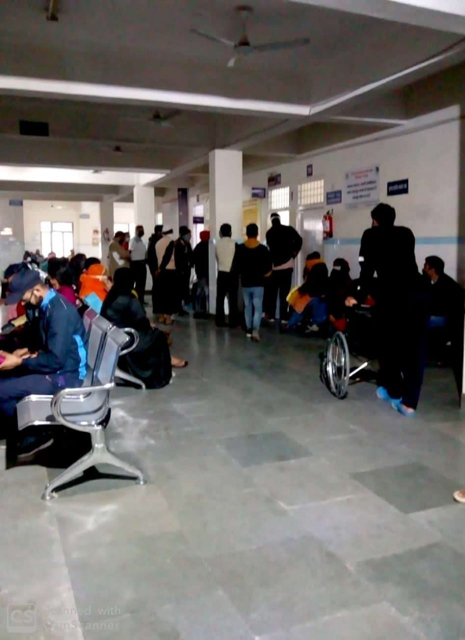 Uttarakhand Lockdown latest news: Social distancing is being razed in hospitals