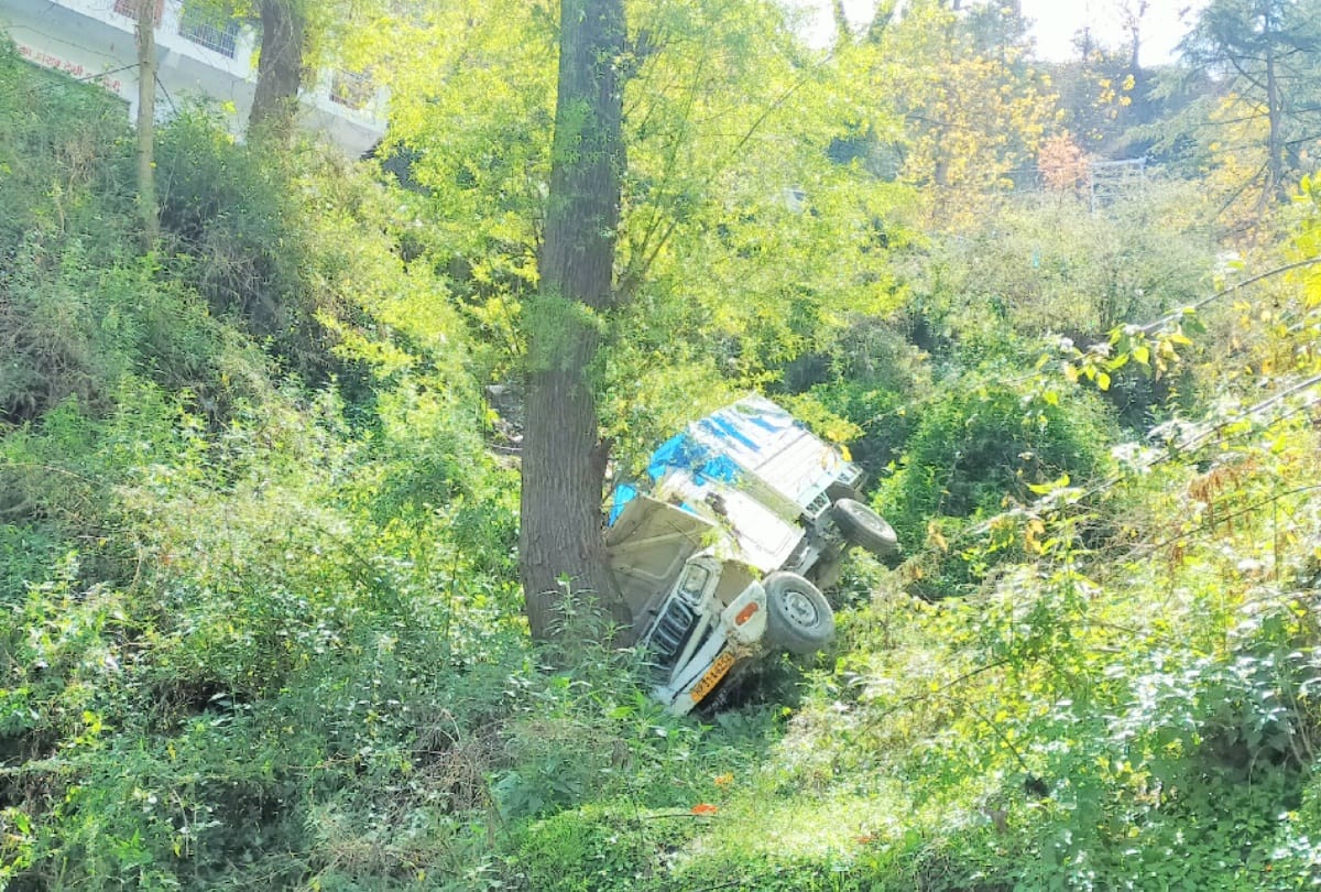 Jeep going to make people aware of corona falls, father and son injured