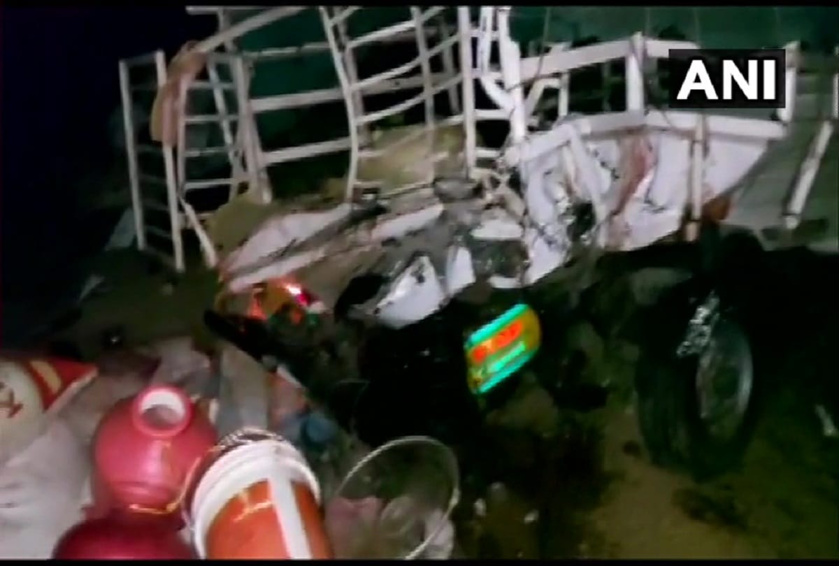 Coronavirus lockdown, several dead and wound in collision between lorry and mini truck in ShamshabadTelangana