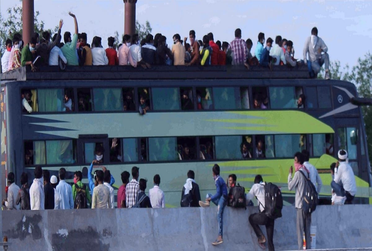 many labours peovided roadways buses by Gautambuddhnagar administration to reach home during lockdown