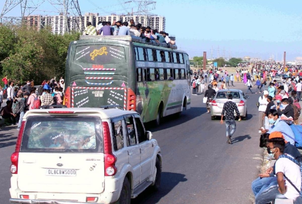 many labours peovided roadways buses by Gautambuddhnagar administration to reach home during lockdown