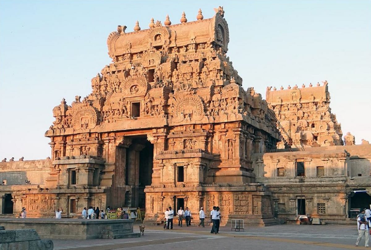 Mysterious Temples in India thanjavur temple also called Brihadeeswara Temple mystery
