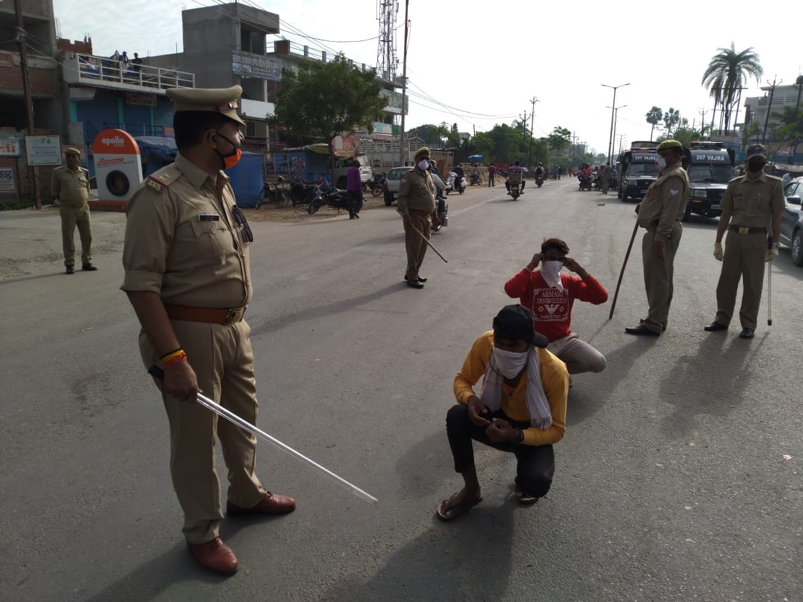 Lockdown update Meerut : know all about police lathi and Polycarbonate police Lathi