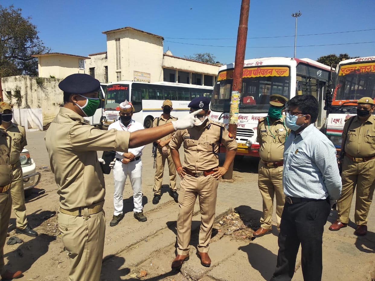 police sealed District borders and stopped making pass due to lockdown in gorakhpur
