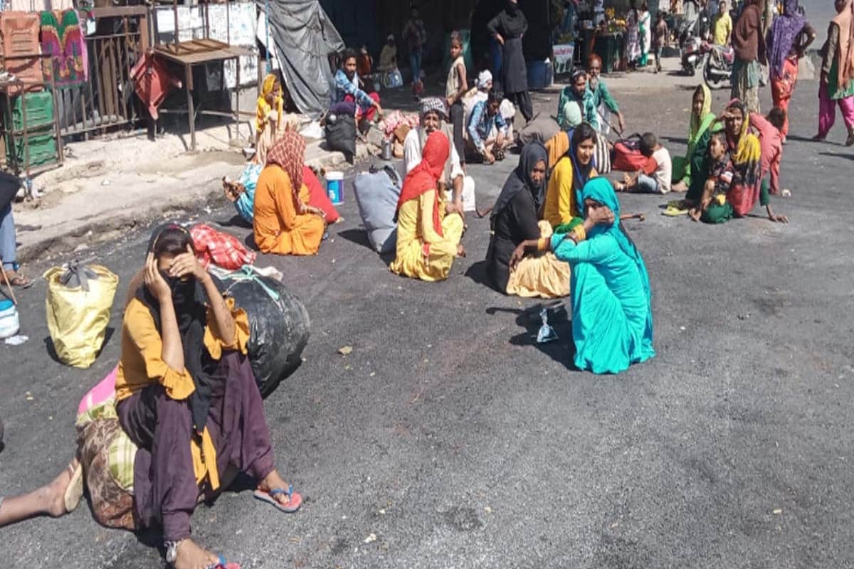 Lockdown Update News in Hindi: day four in western UP, home delivery plan fails on the firstDay