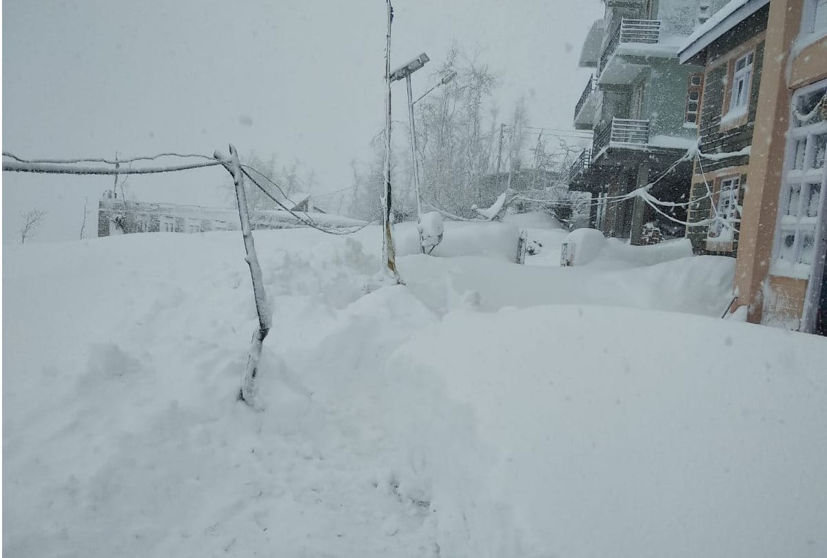 fresh snofall in Rohtang Lahaul Spiti Kullu Chamba in Himachal Pradesh