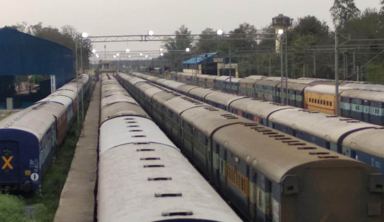 Trains will not stop in cities with corona infection hotspots, travel denied on waiting tickets