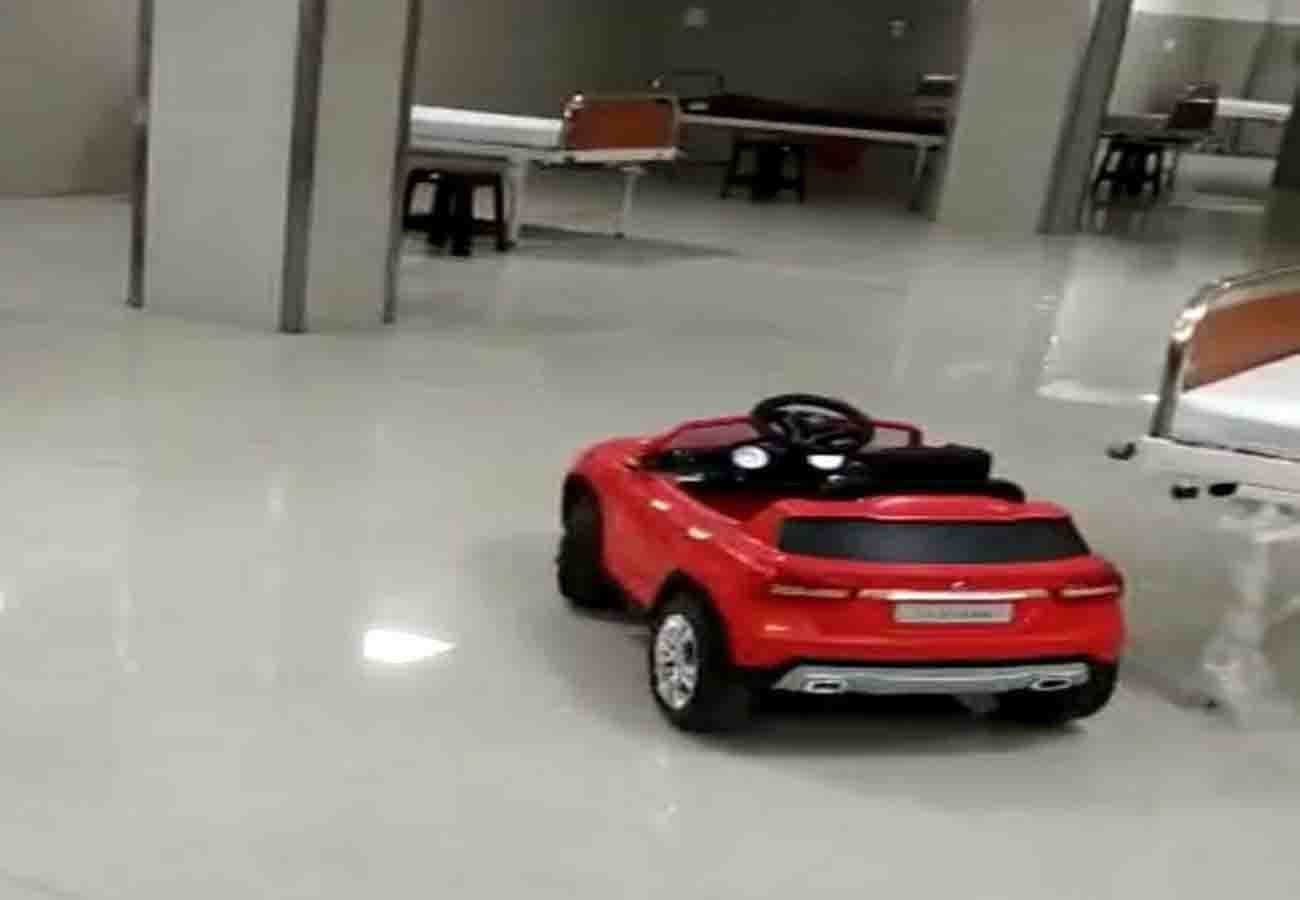 Medicines and food items transporting by toy car, Corona isolation ward in Kanpur