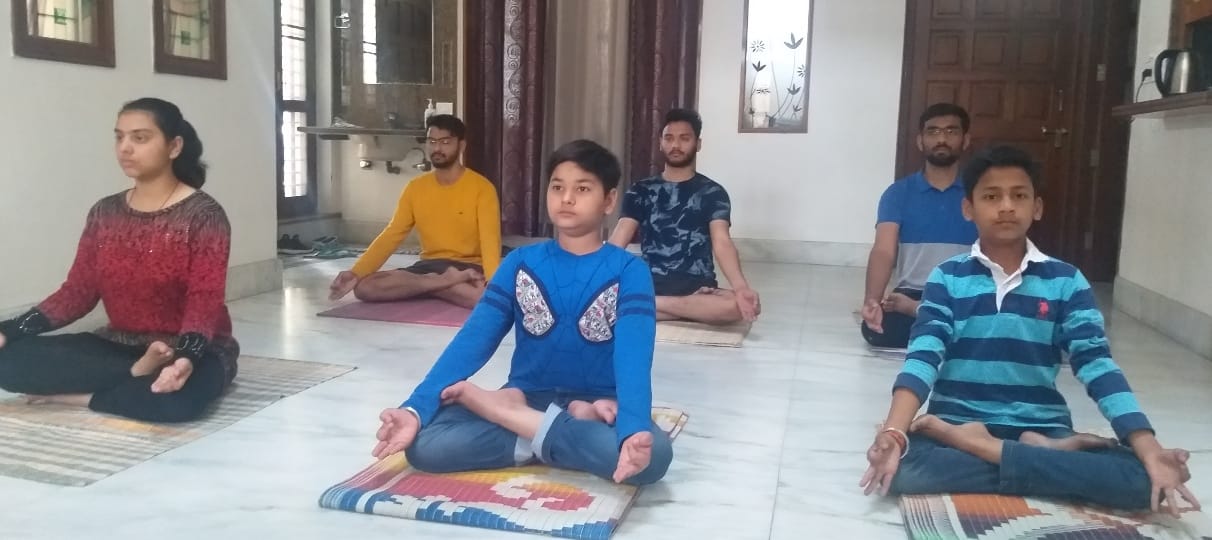 Yoga, posture classes held in homes under lockdown