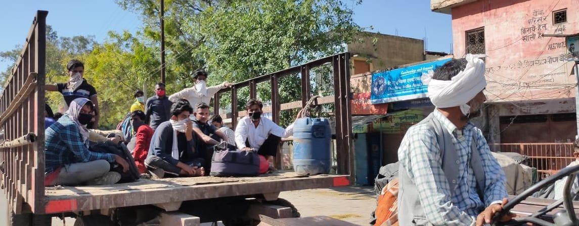 Broken lockdown in front of daily laborers trouble
