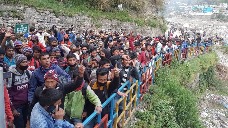 Coronavirus Lockdown in Uttarakhand : Tehri 18 people Quarantine, Nepali Citizens Angry
