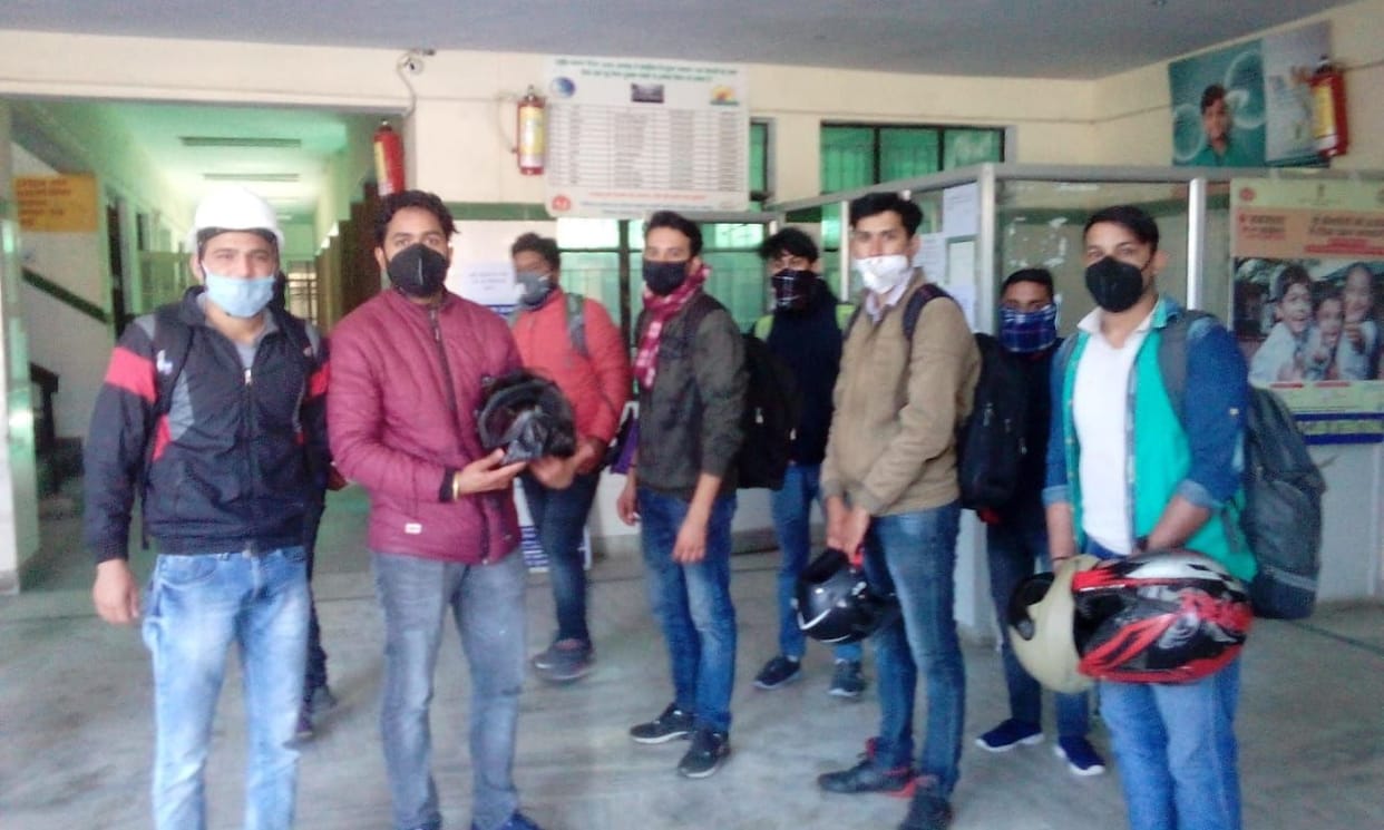 Corona: 10 people reach Ranikhet on bike from Delhi