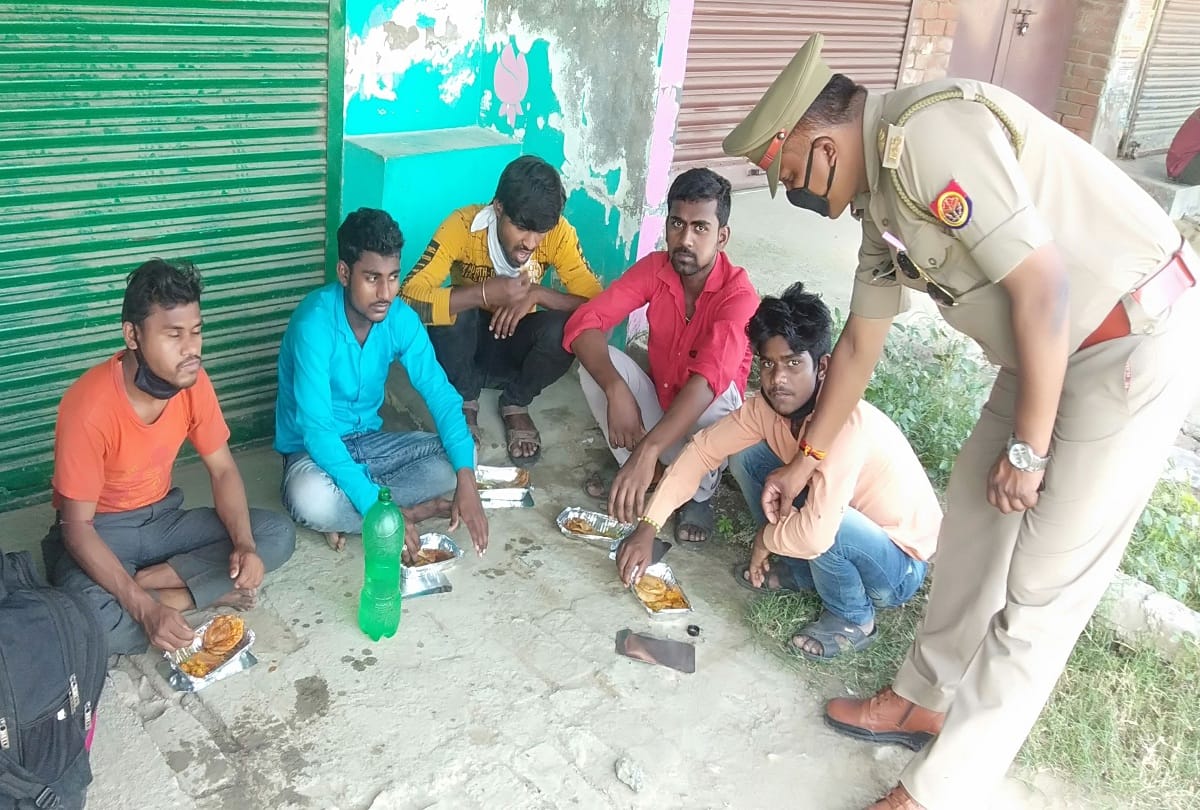 lockdown in up: Son walked on the journey of 700 km on foot