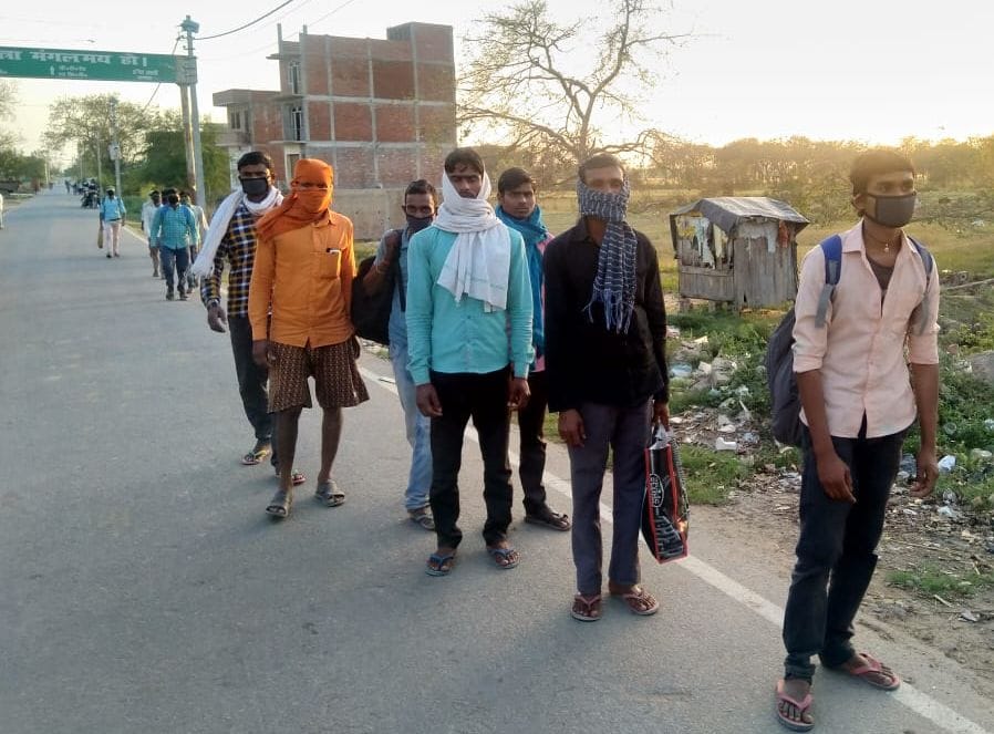 lockdown in up: Son walked on the journey of 700 km on foot