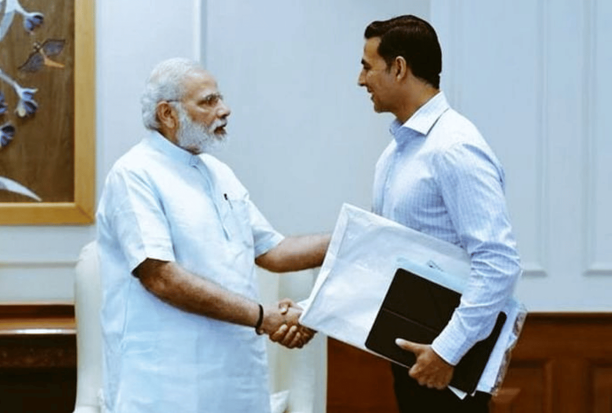 coronavirus Kangana Ranaut contributes 25 Lakhs in PM-CARES Fund and her mother donate one month pension