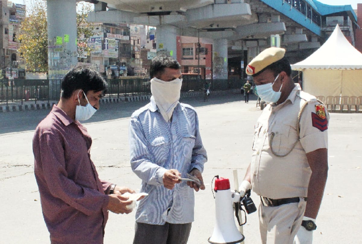 Report on those gathering outside the streets of the society-locality in lockdown
