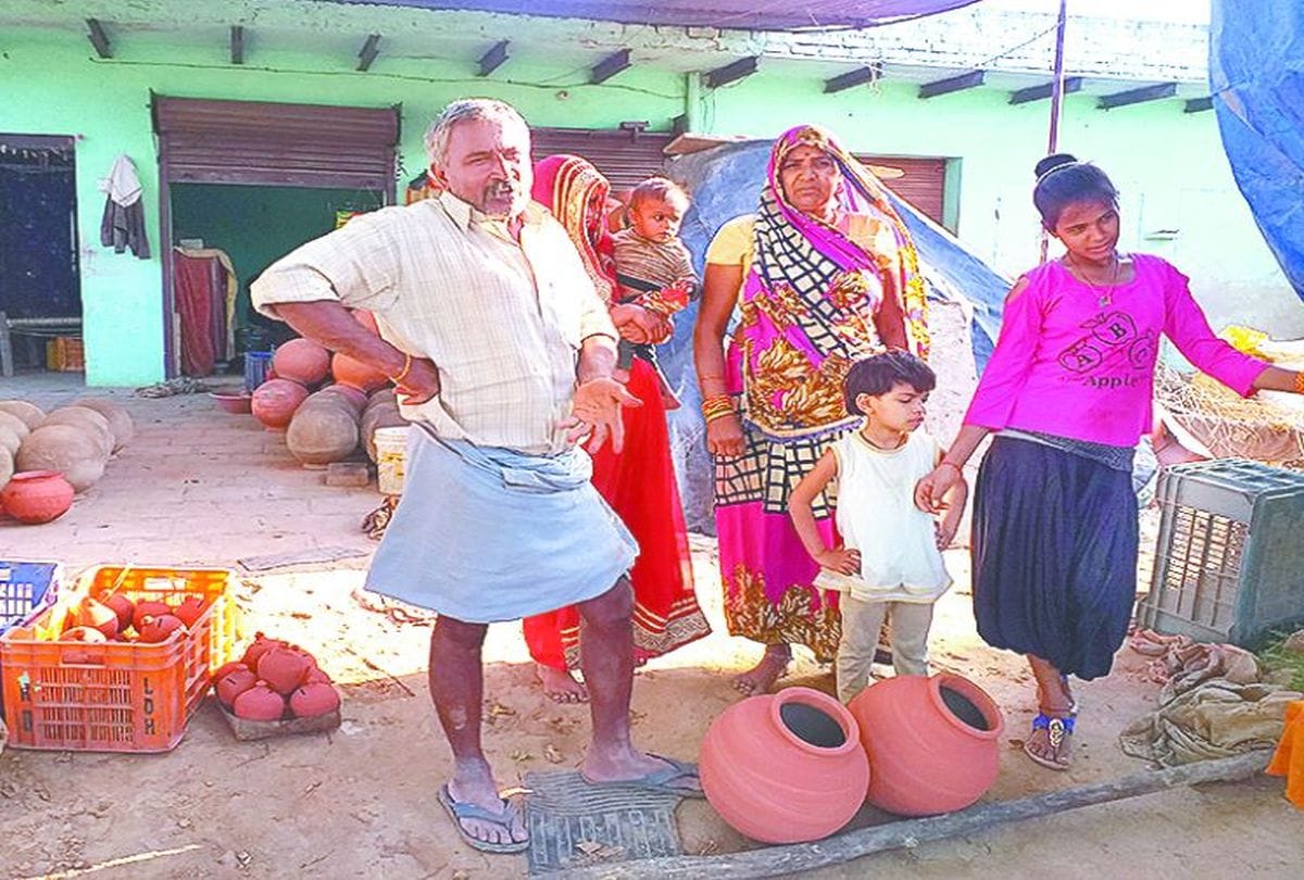 Agra Lockdown News Update in Hindi black marketing of ration and flour