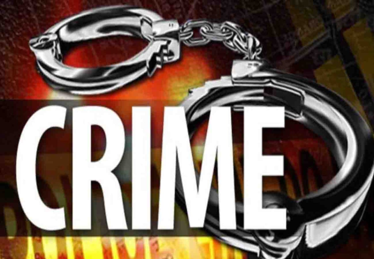 Scooter rider looted fifty thousand rupees from shop in farrukhabad