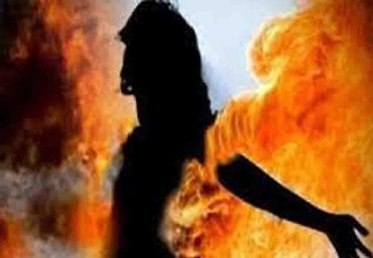 girl committed suicide due to infidelity in love in chitrakoot