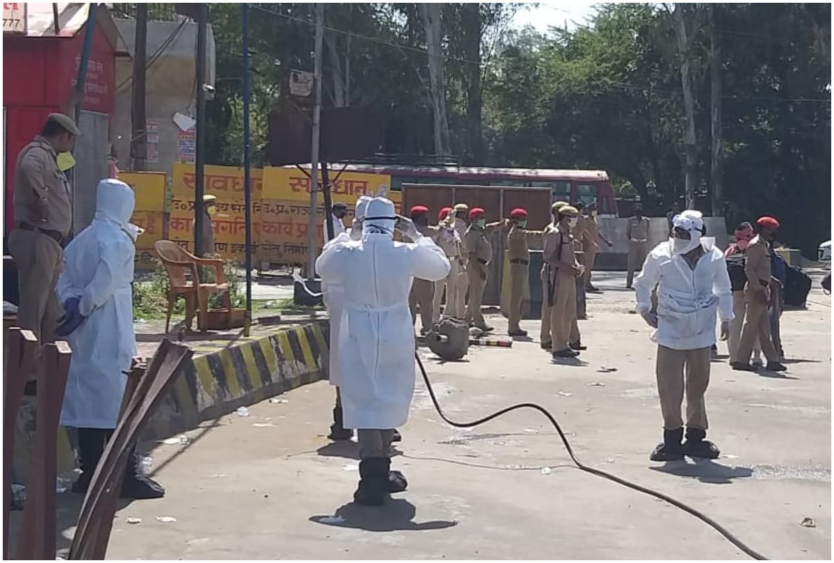 inquiry ordered in the matter of bathing migrants with chemical fire brigade and the municipal staff asked to answer